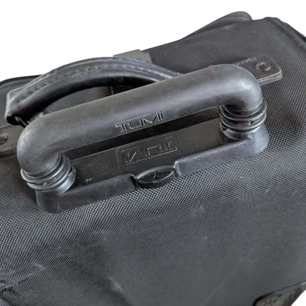 Tumi 23